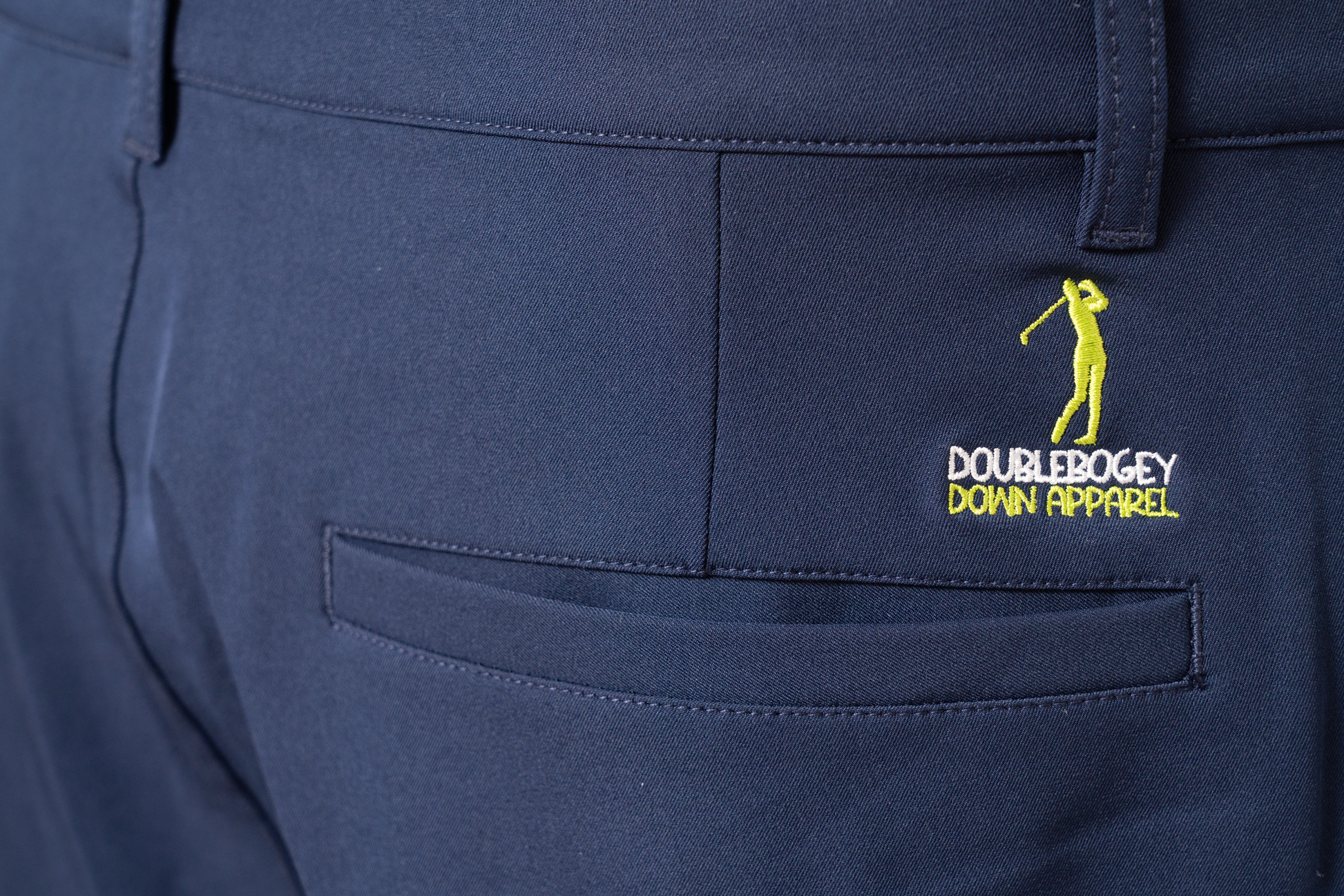 Close-up of the back of The Navy Nine men’s golf shorts – high-quality fabric with secure stitching, perfect for a flexible and comfortable golf experience.